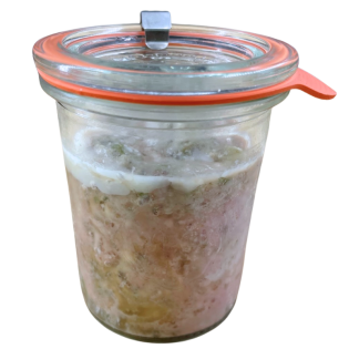 Pâté de campagne et pickles.